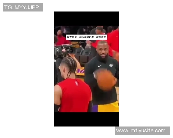 狄龙在比赛中频频假摔拉拽却依然赢得裁判青睐仿佛重回FIBA赛场